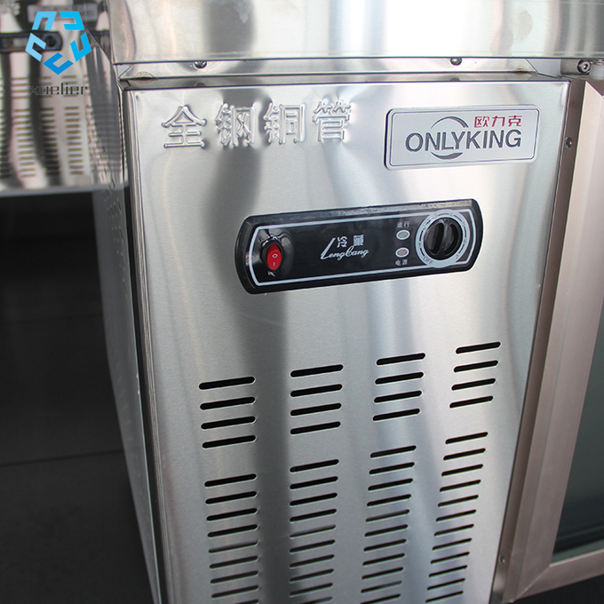 Bancada comercial de aço inoxidável do refrigerador na cozinha traseira do restaurante 6 do hotel